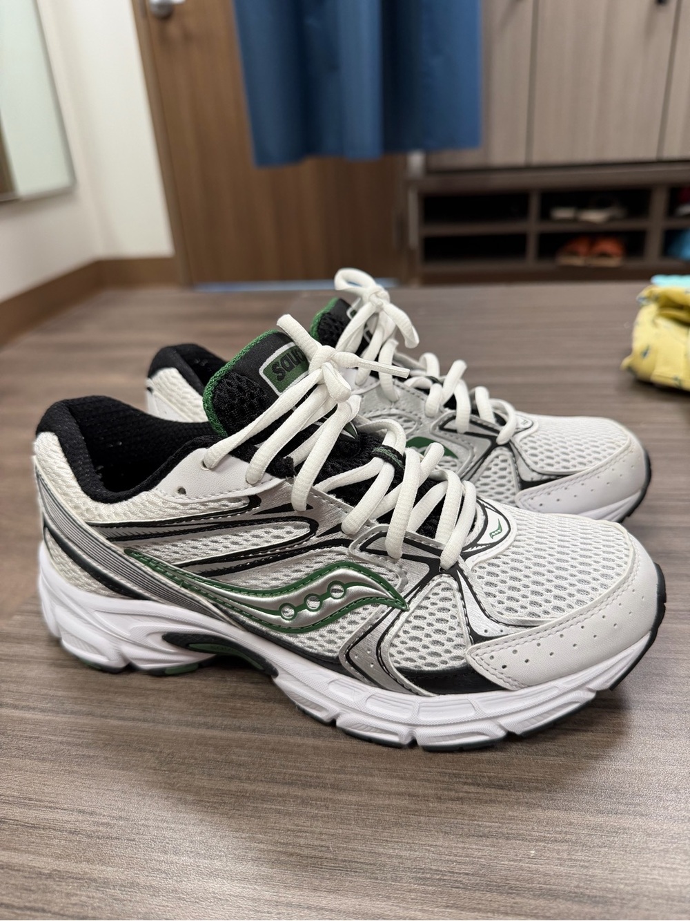 Saucony Kids White, Black & Green Athletic Sneakers